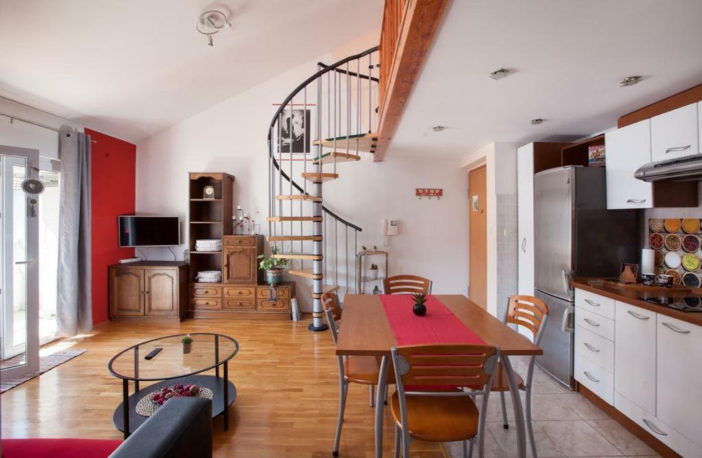 Litorian Makarska Apartamento Exterior foto